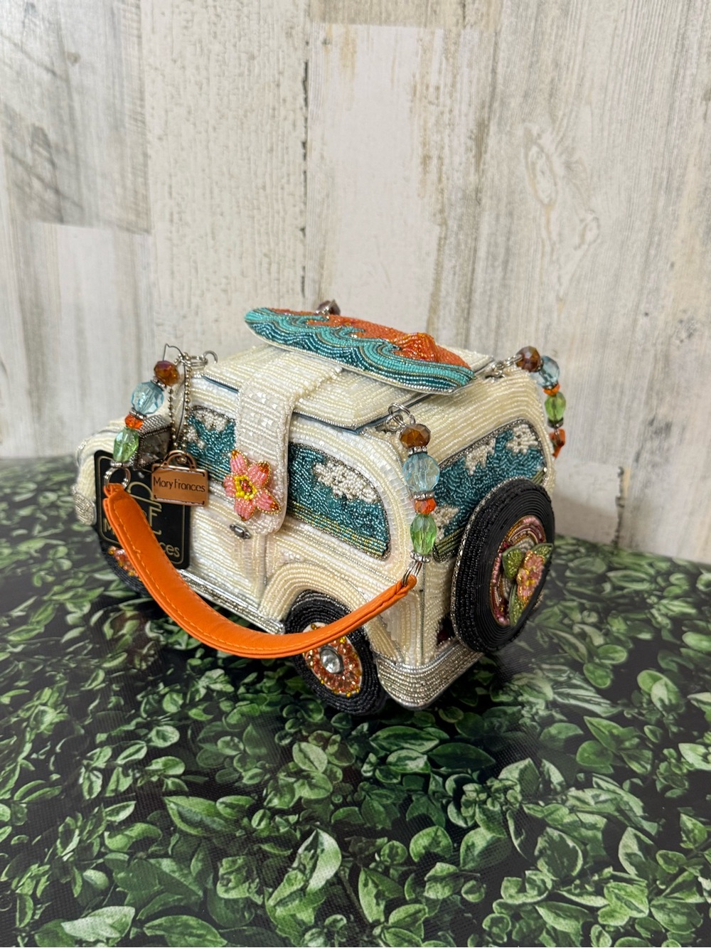 Mary Frances “Day Trip” Cream Beaded Camper Surf Theme Bag Cert of Authenticity - Picture 4 of 15